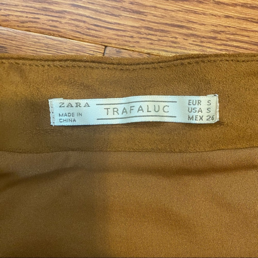Zara trafaluc brown suede miniskirt with flower cutouts - Picture 3 of 8